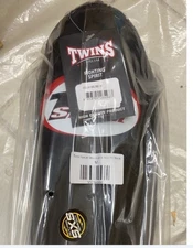 Twins Special SGL10 Black M Shin Guards  Brand NEW 