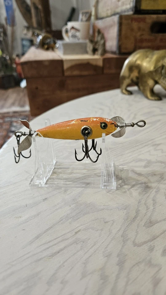 Vintage Heddon 100 Minnow Rainbow Color. Unmarked Props Cup Hardware 1 Weight - Image 2 of 4