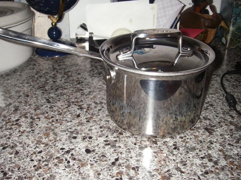 All-Clad D5  Stainless SteeL 5-Ply Bonded 2-qt Sauce Pan with lid NON STICK VGUC