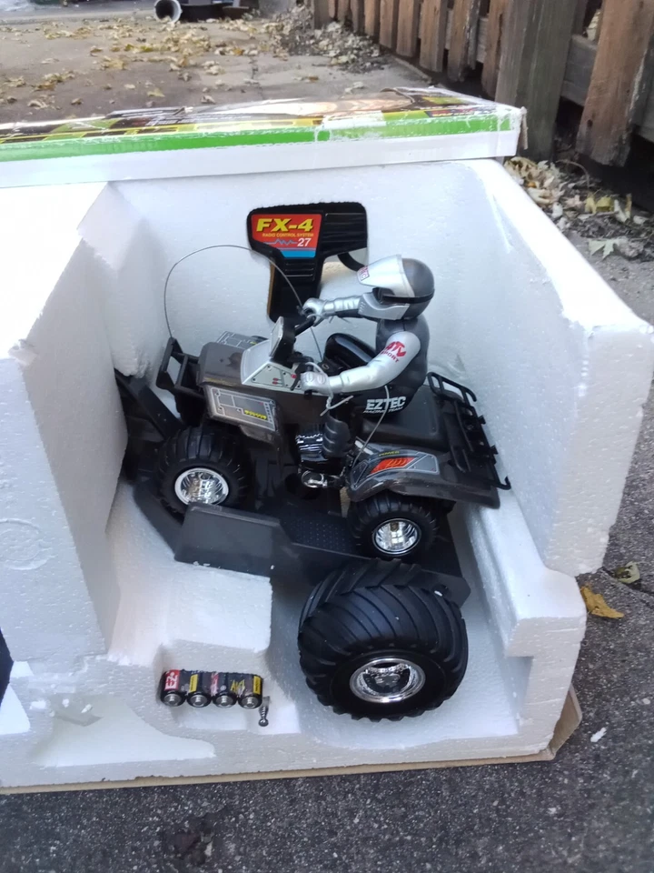 De colección T-Rex Ez-Tec 9,6 voltios R/C camión/remolque/4 ruedas combo. Muy buen estado enorme Foto 3 de 4