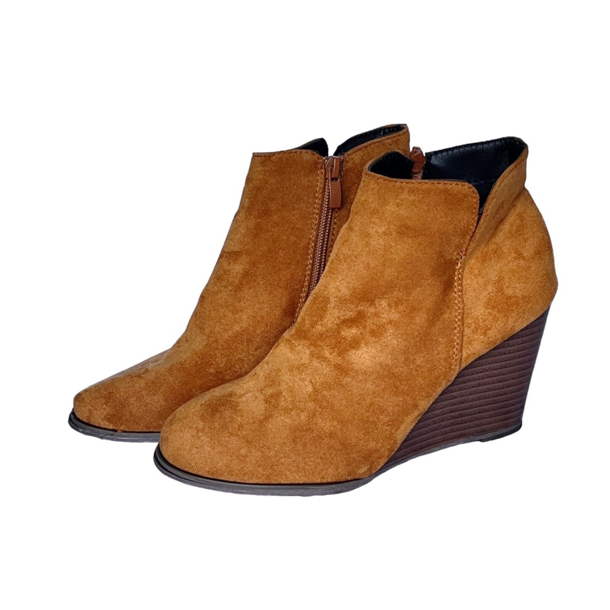 NWOB Unknown Brand Womens Faux Suede Side Zip Wedge Bootie Caramel
