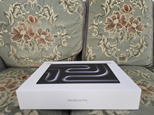 NEW SEALED Apple MacBook Pro 16" M4 Max 14/32c 36GB 1TB SSD - Silver - 1YR WTY - Picture 8 of 11