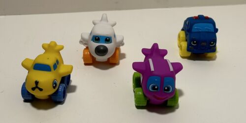 Lotto di 4 mini giocattoli 2,5" Little Chuck & Friends senza marchio~corpo in plastica morbida~aerei - Foto 1 di 4