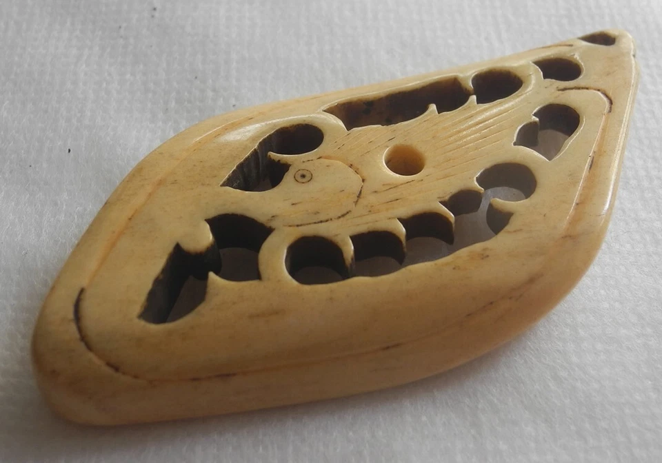 Antiguo pez Netsuke japonés trabajo abierto tallado a mano ¡Hermoso! Ojime de hueso Foto 2 de 4