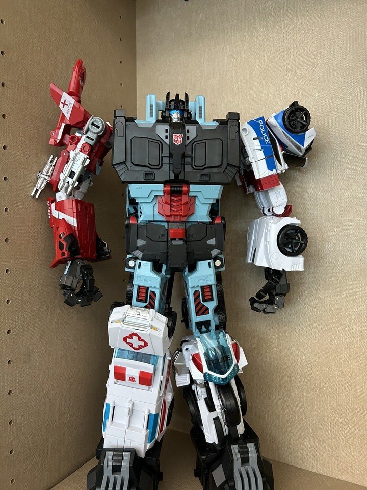 Demon Knight Defensor Combiner Wars Hot Spot Oversized Ver. Set A/B ...