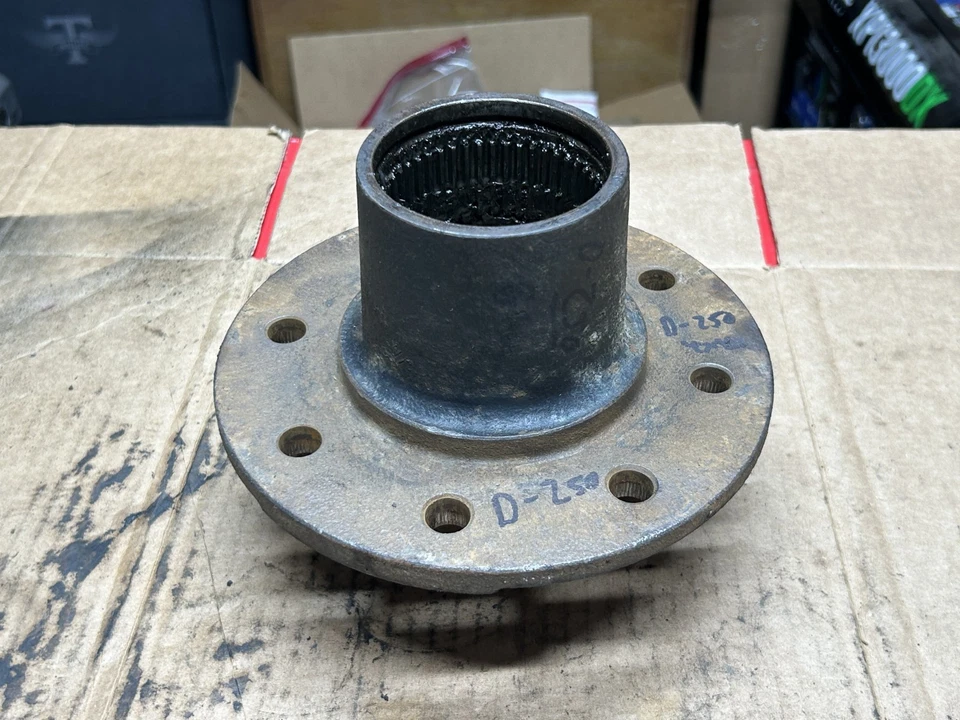 Ступица переднего колеса 80-93 Dodge W200 W250 - 8 LUG 4x4 с подшипниками Dana 44 3/4 тонны - Изображение 4 из 4