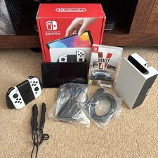 White Nintendo Switch OLED - Bundle - Game