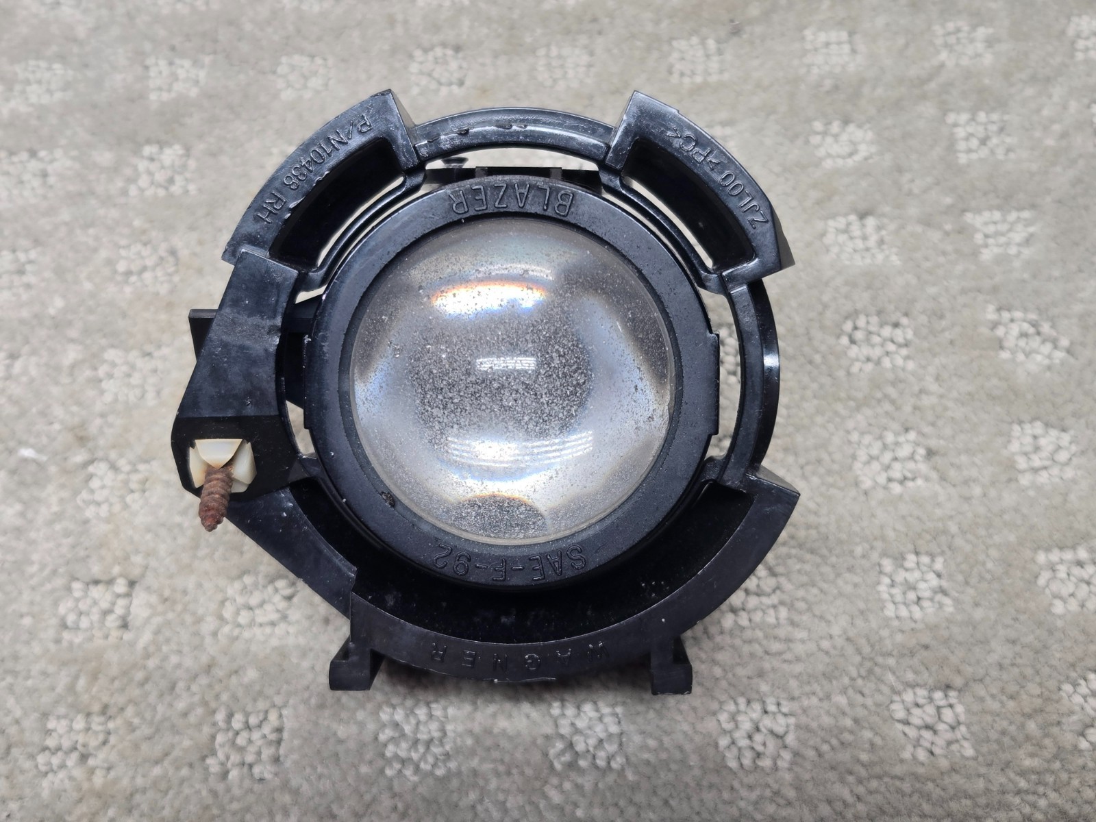 2003-2006 CHEVROLET SSR SUPER SPORT ROADSTER RIGHT PASSENGER SIDE FOG LIGHT