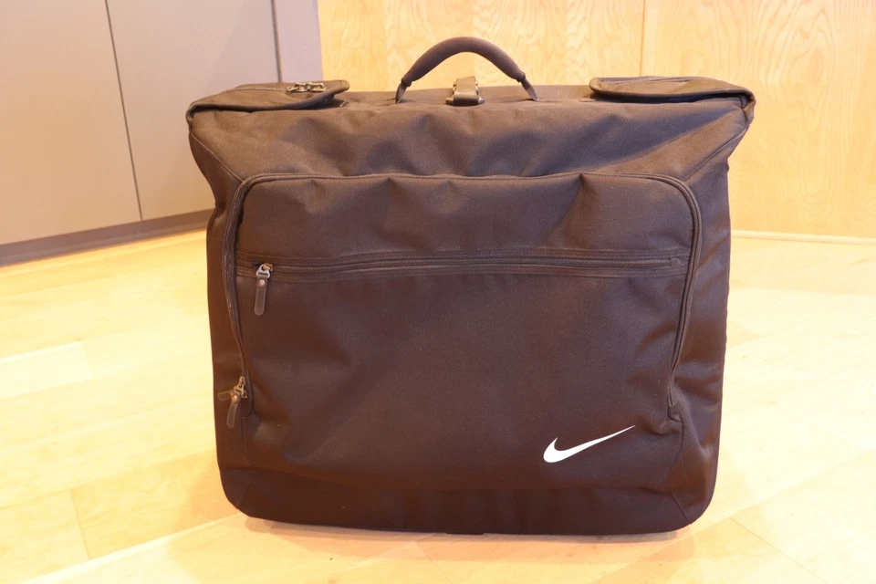 NIKE Black Roller Bag / Wheeled Garment Bag - FiftyOne49 / Suitcase Luggage - Image 2 of 4