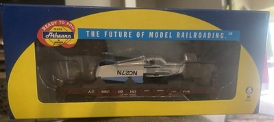 Athearn 96326 40  Santa Fe flat car with plane /airplane load.  Hard To Find NOS