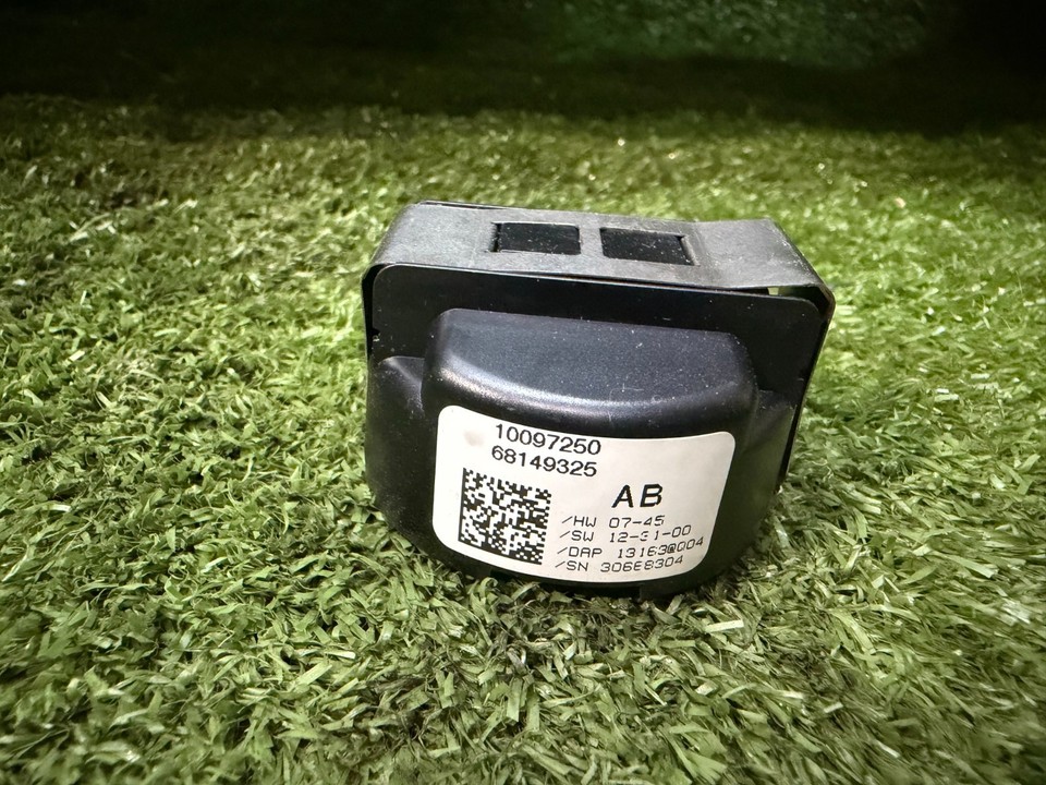 2013-2024 RAM 1500 CLASSIC 2500 3500 RAIN SENSOR WINDSHIELD MODULE ...