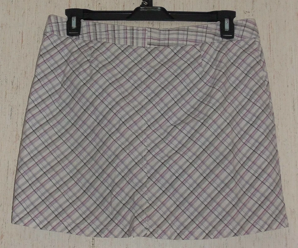 EXCELENTE SCOOTER/SKORT FEMININO DOCKERS CINZA CLARO XADREZ TAMANHO 12 - Imagem 2 de 3