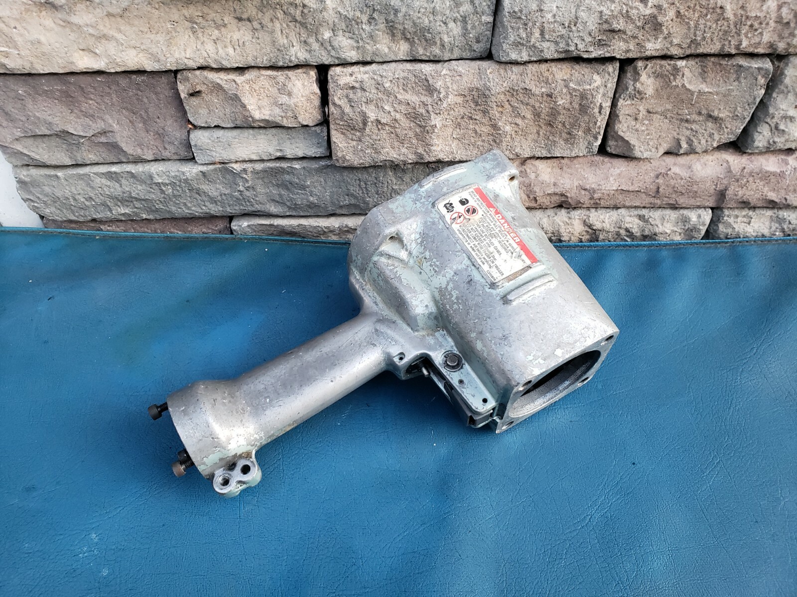 Hitachi NR90AC3 Round Head 2-3/8-Inch 