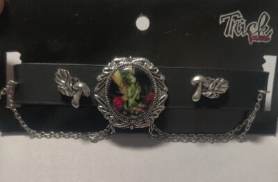 NWT Fairies By Trick Cameo Chained Portrait Choker Snap Close 15 1/4  Adjustable