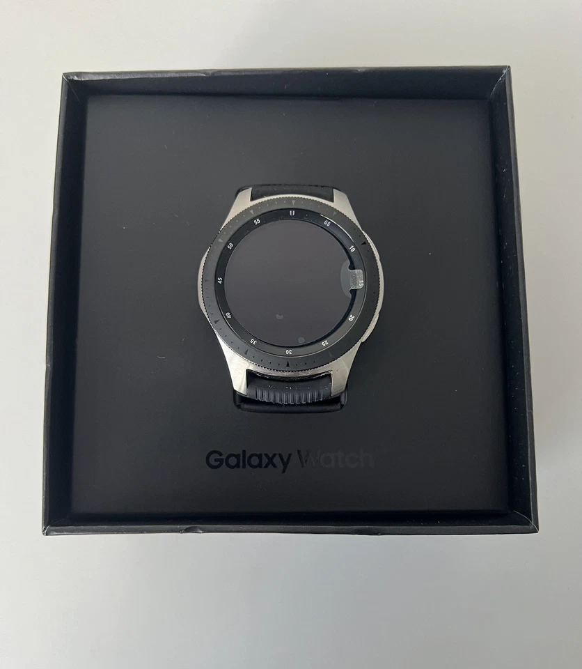 Samsung Galaxy Watch LTE 46 mm - Silver Archer STRAP PACKAGE (UK Version), photo 1 of 3