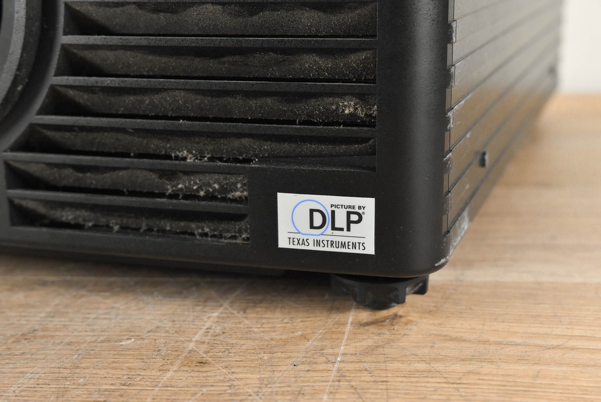 Christie DWU675-E 1-chip WUXGA DLP 6,700 Lumen Digital Christie DWU675-E 1-chip WUXGA DLP 6,700 Lumen Digital