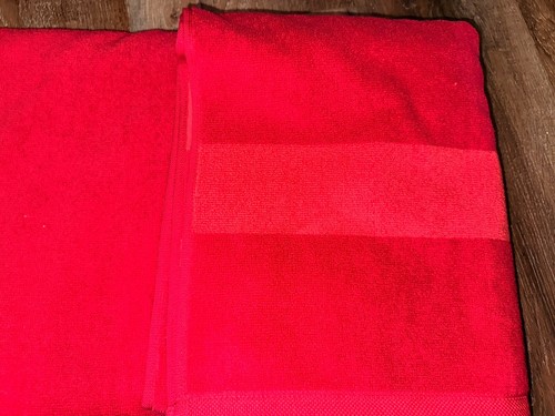 Lacoste ~ Asciugamano da Bagno Rosso 100% Cotone 30" x 52" Grande Logo Coccodrillo (A) - Foto 3 di 4