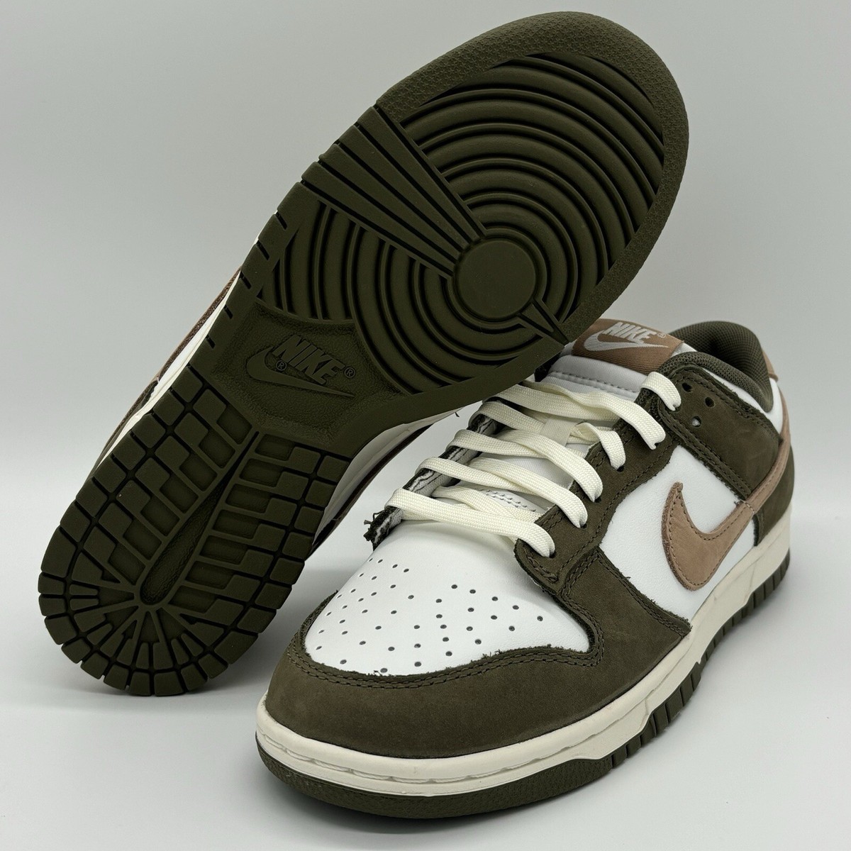 NIKE WHITE DUNK作品集　バッグ・シューレース付　キューブリック付き The Nike Dunk Low Be The 1 Releases September 2024