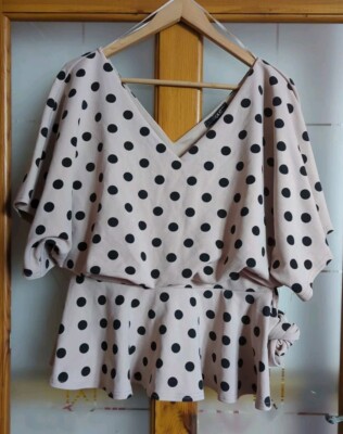 quiz polka dot top