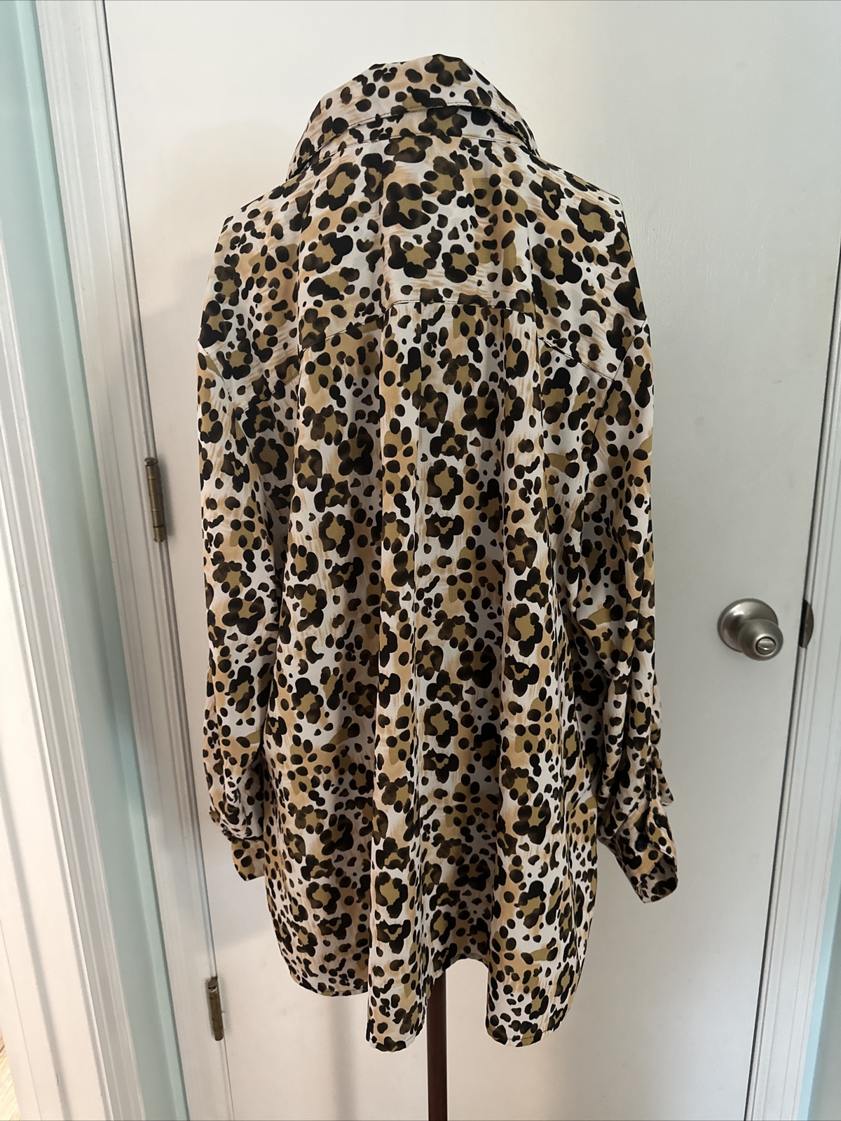 elementz 3X leopard pattern long sleeve blouse - image 4