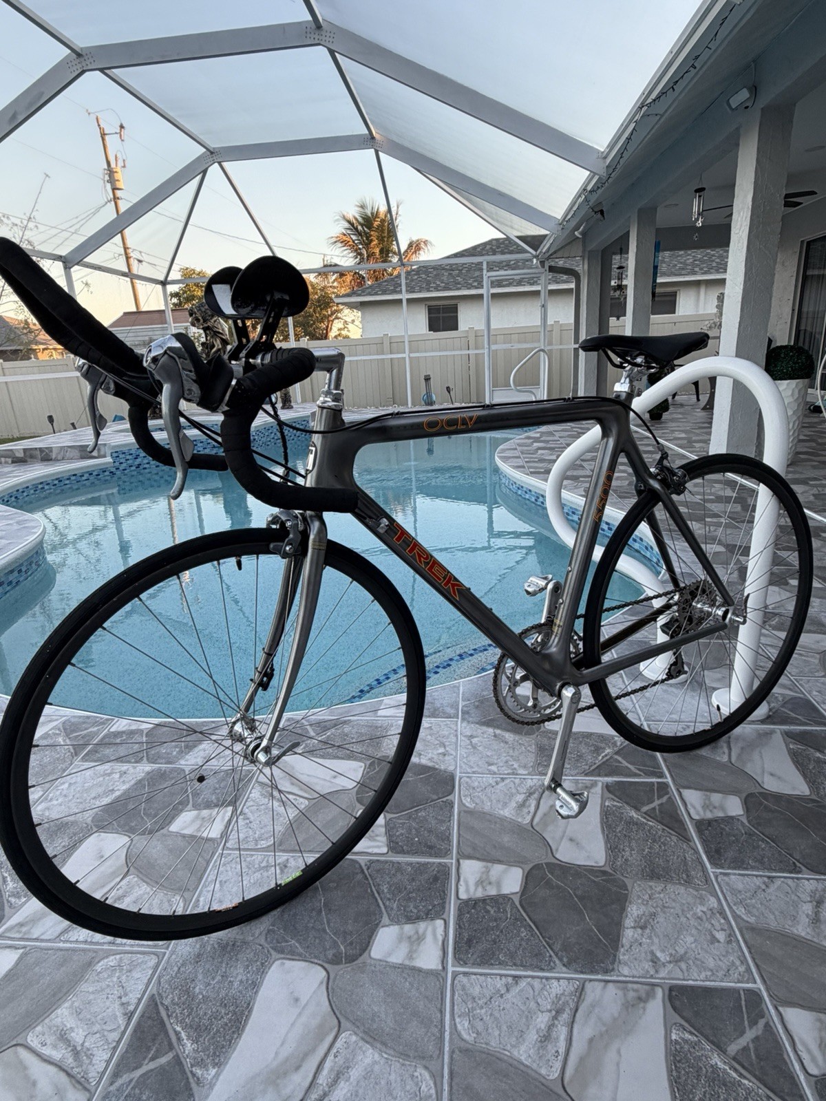 (Used) Trek 5500 Carbon Fiber Road Bike Silver Aerobar 700C Wheels Caliper Brakes (350.00 USD) (Used) Trek 5500 Carbon Fiber Road Bike Silver Aerobar 700C Wheels Caliper Brakes (350.00 USD)