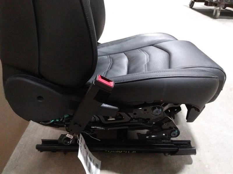 Cubo de asiento delantero del conductor eléctrico de cuero para 16-18 CT6 2685597 Foto 4 de 4