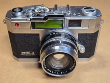 Petri F 1.9 Color Corrected Super 35mm Film Camera - Stuck Focus Ring - Clean