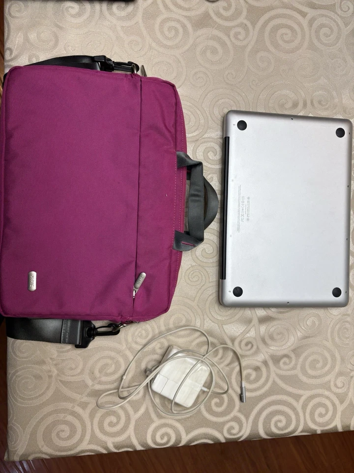 Apple MacBook Pro A1278 Core i7 2.9GHz 4GB Ram 750GB HD Excellent Condition - Image 2 of 4