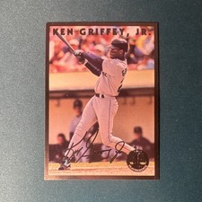 Ken Griffey Jr - Gold Performance - Allstar Collectors Club - Gold Signature 