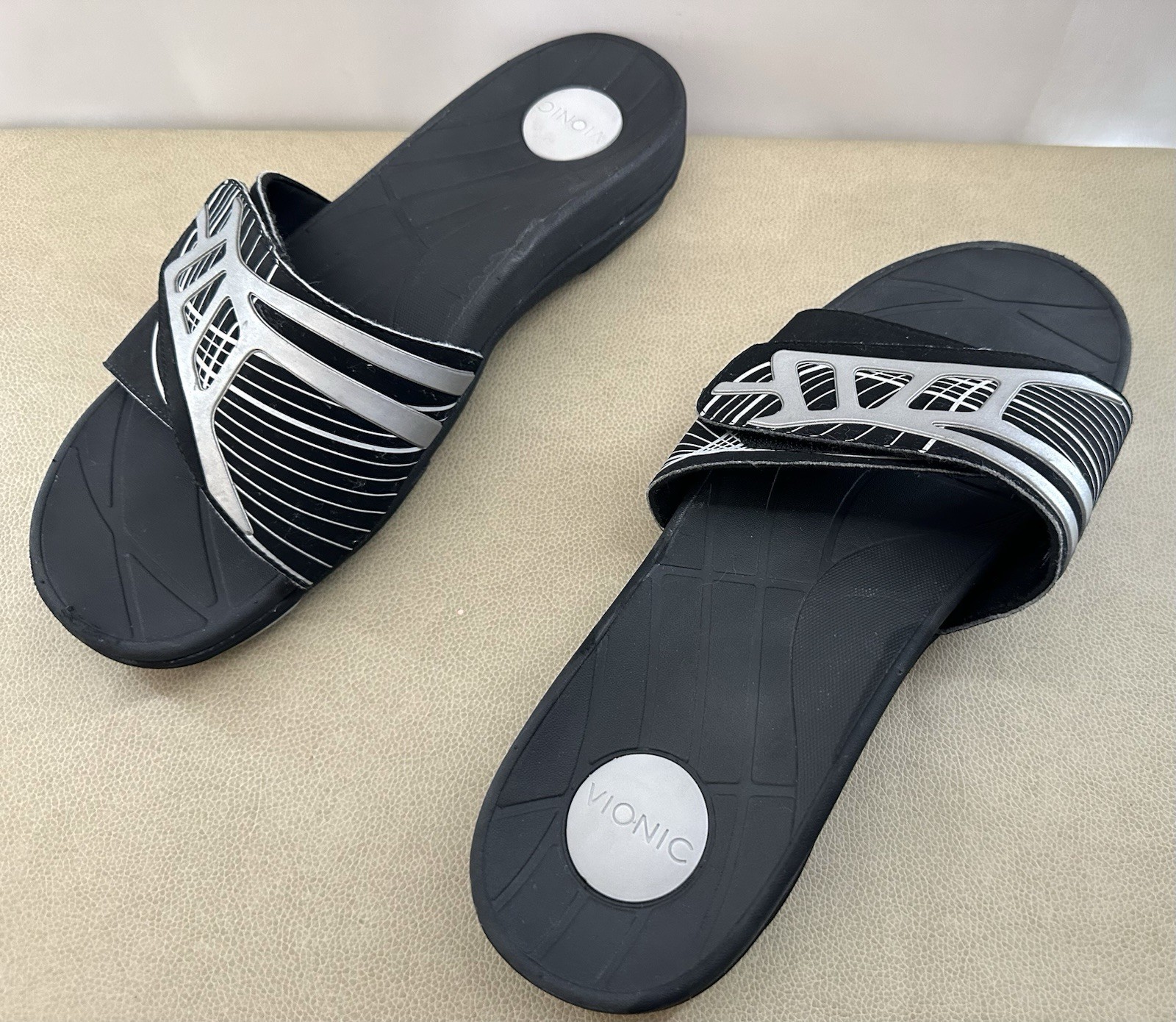 Vionic Traverse Men’s Slides Flip Flops Black & S… - image 4