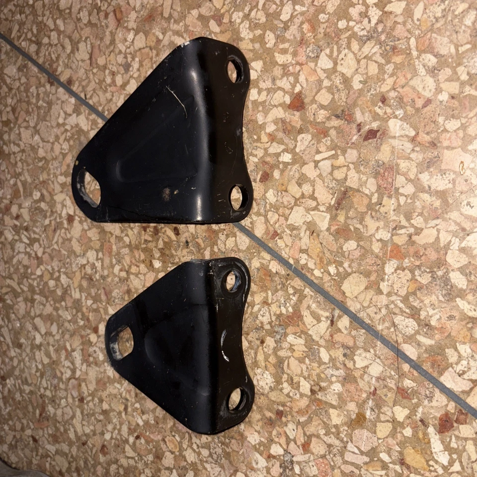 Puntos de remolque/ganchos traseros Toyota Paseo 1992-96 soportes izquierda y derecha OEM Foto 3 de 3