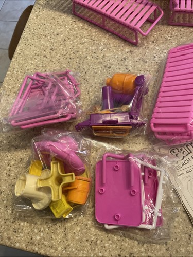 2 Mattel 1988 BEACH BLAST BARBIE POOL PATIO SET 1 costruito altro non assemblato leggi - Foto 3 di 6