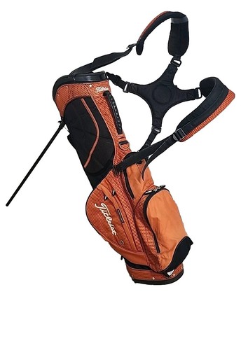 Titleist 6 way golf bag, 6 Pockets, One Cooler Pocket, Legs To Stand Or Zip In