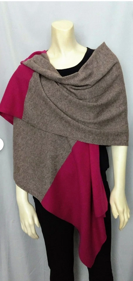 CASHMERE Wool BANANA REPUBLIC Scarf AND Gloves/Luxury Super Soft/Beige & Fuchsia - Image 4 of 4