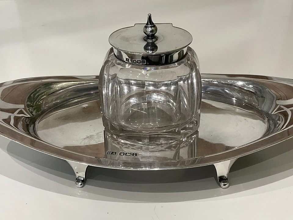 Hermoso conjunto ordenado de tinta de plata maciza de Atkin Brothers Sheffield 1928 Foto 2 de 4