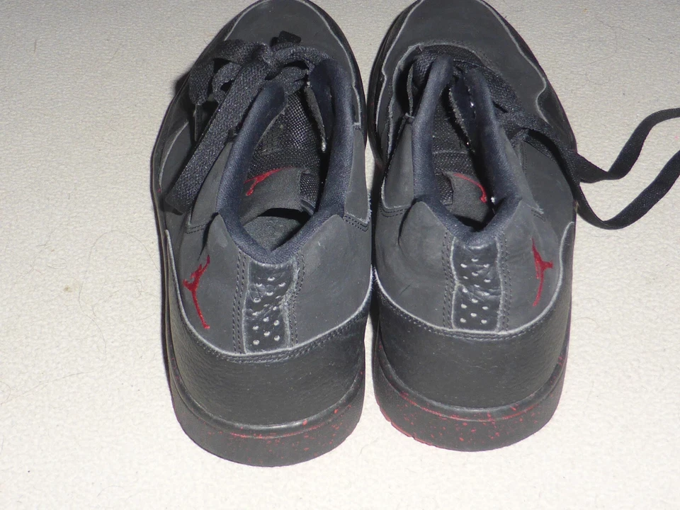 AIR JORDAN EXECUTIVE 低帮高级鞋 844033-002 尺码 13 黑色 GYM 红色男式 — 第 3/4 张图片