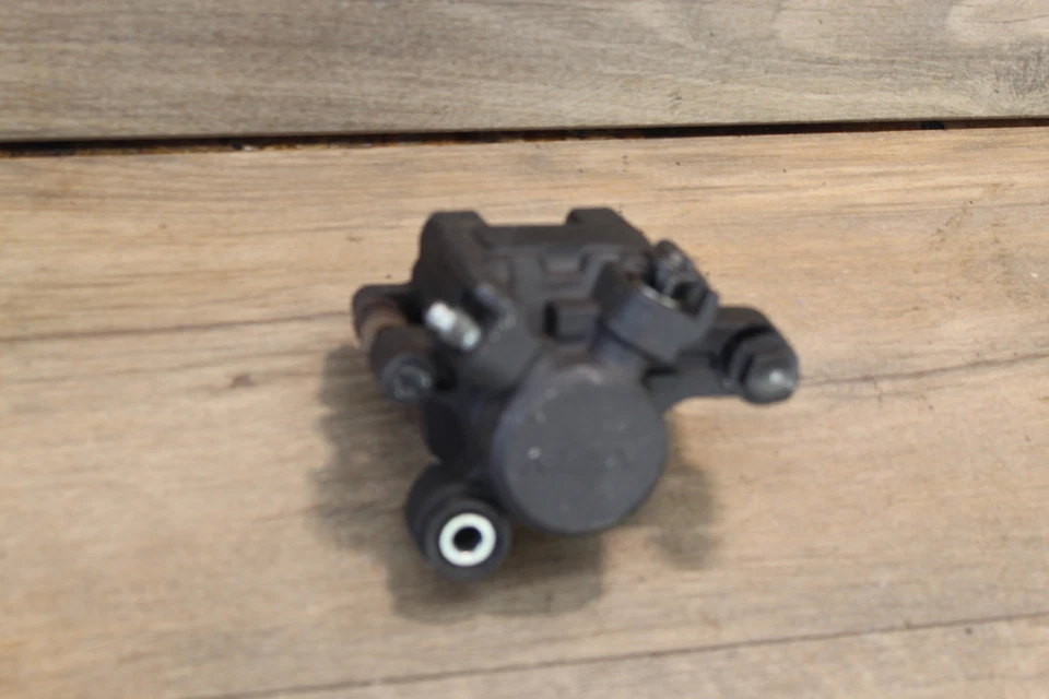 Yamaha YZF R6 2012 pinza de freno trasera Foto 3 de 4