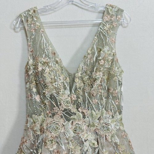 Abito da sera Mac Duggal 4 ricamato floreale illusione scollo a V senza maniche 20131 nuovo con etichette - Foto 10 di 23