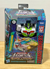 Transformers Legacy Evolution   Deluxe Class Universe Autobot Medix   NIP
