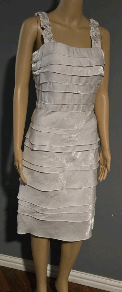 Vestido sin mangas con volantes de cóctel de sangría talla 10 Foto 4 de 4