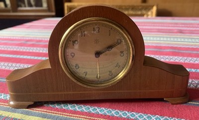 Schöner mechanischer Pendelwecker aus Holz Junghans Germany 1930er