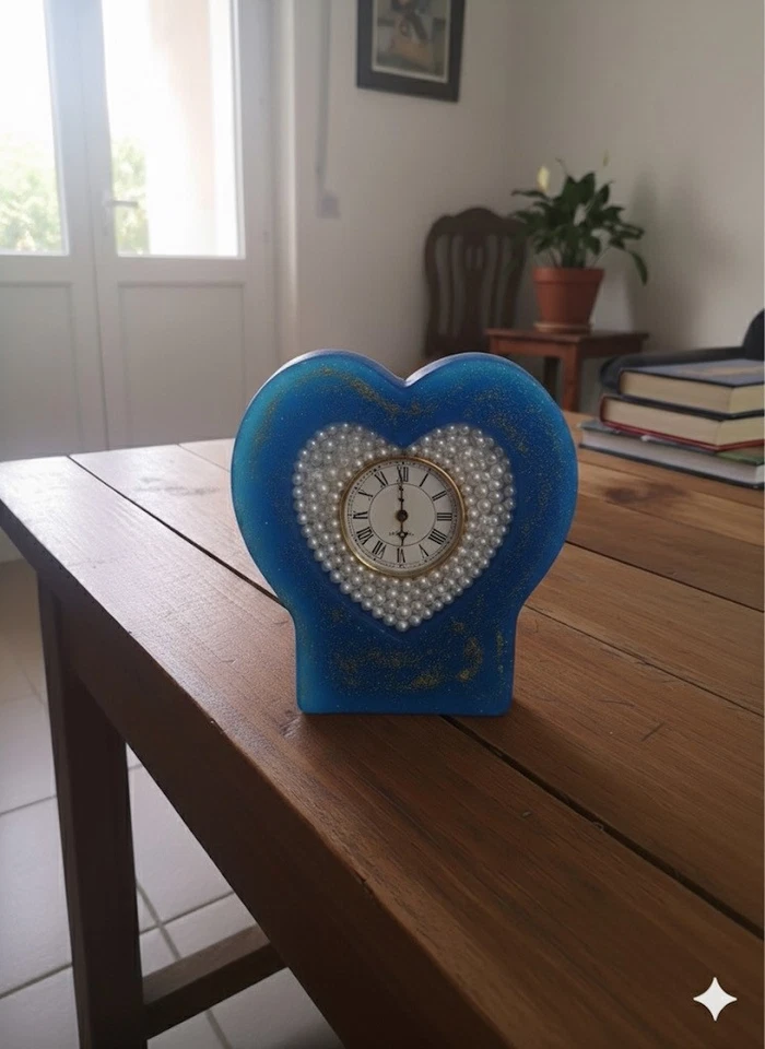 Handmade Heart-Shaped Desk Clock | Concrete & Epoxy Resin Art | Pearl Decor - Image 4 of 4
