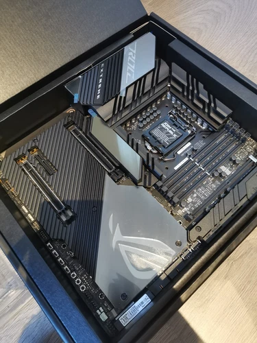 Asus ROG MAXIMUS XIII Extreme Motherboard 