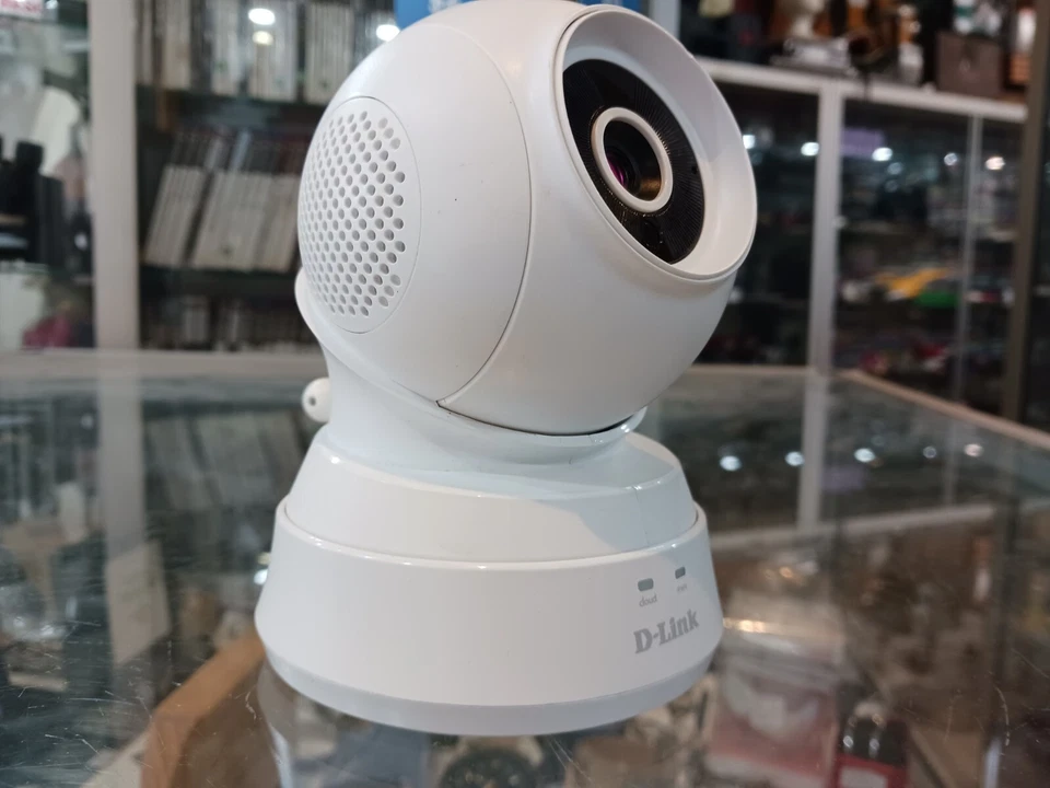 D-LINK DCS-850L PAN & TILT Wi-Fi BABY DAY & NIGHT CAMERA - Image 3 of 4