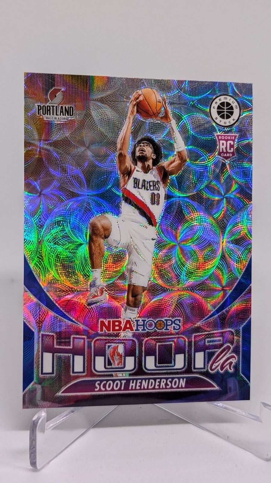 2023-24 Panini Hoops Premium Stock Scoot Henderson Hoopla Blue /25 RC