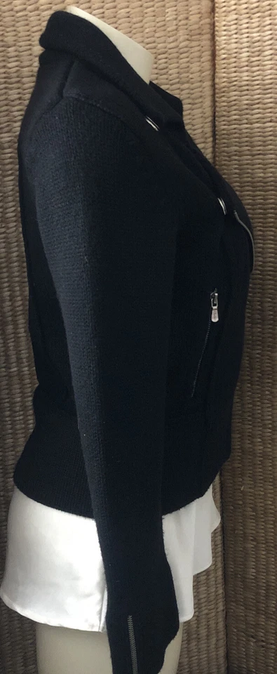 Cárdigan suéter chaqueta pequeña de lana negra ONE GIRL WHO. Foto 3 de 4