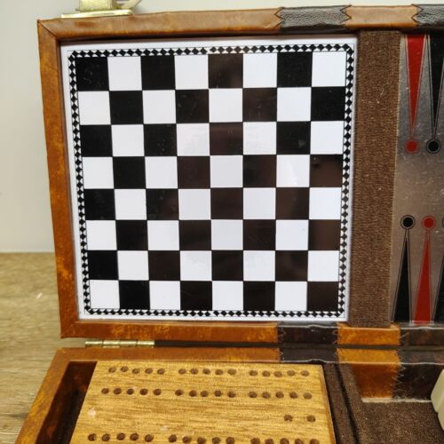 Travel Board Game Magnetic Box - Chess - Bakelite Dice - Picture 8 of 13