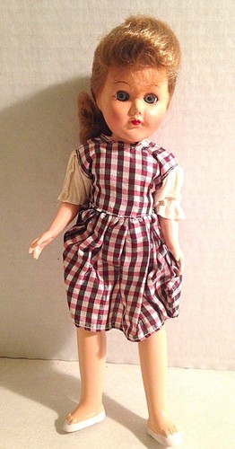 Vintage 1950s doll 10" Mint condition - Picture 1 of 4