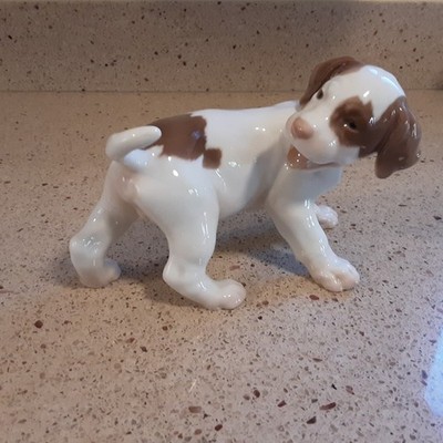Bing & Grondahl Pointer Puppy Dog Chasing His Tail Figurine #2026 