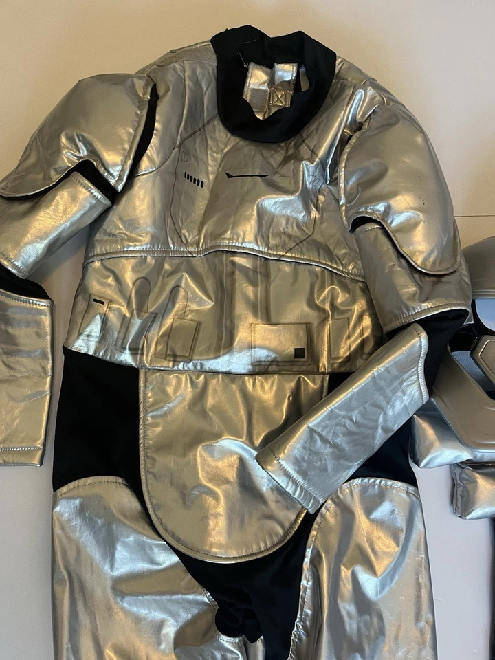 Disney Store Star Wars Capitana Phasma Despertar de la Fuerza Niños Disfraz Talla 7/8 Foto 2 de 4